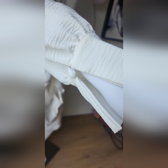 NWT White Short Dress with Waist Wrap - Medium! - Picture 4 of 11